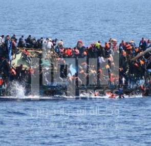 الأورومتوسطي يرجّح تورط اليونان بحادثة غرق قارب مهاجرين