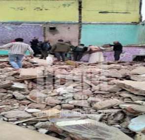قتيلان بانهيار بناية في امبابة المصرية