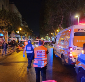 محدث - بالصور والفيديو:  خمسة إصابات في عملية إطلاق نار وسط تل أبيب