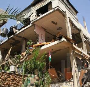 بالأرقام.. آلاف الوحدات السكنية وعشرات المؤسسات الصحية والمدارس دمرها الاحتلال بغزة