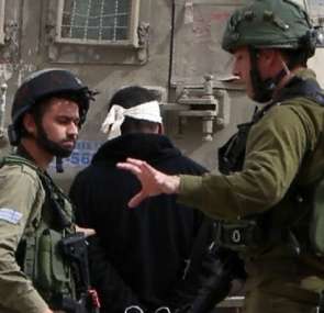 بينهم أطفال: الاحتلال يعتقل 13 مواطناً من الضفة والقدس المحتلة